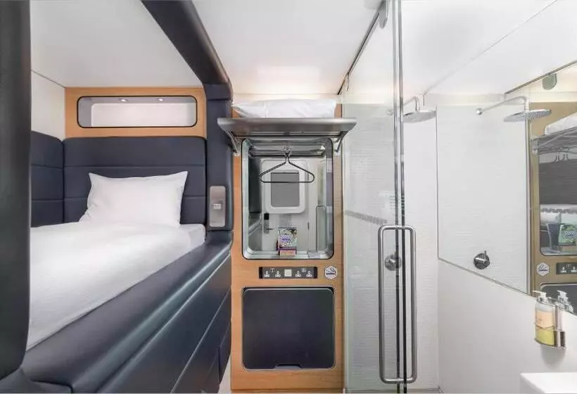 Yotelair London Gatwick Airport