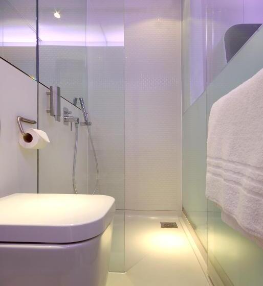 Yotelair London Gatwick Airport