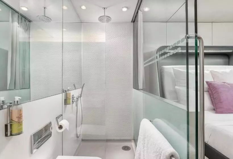 Yotelair London Gatwick Airport