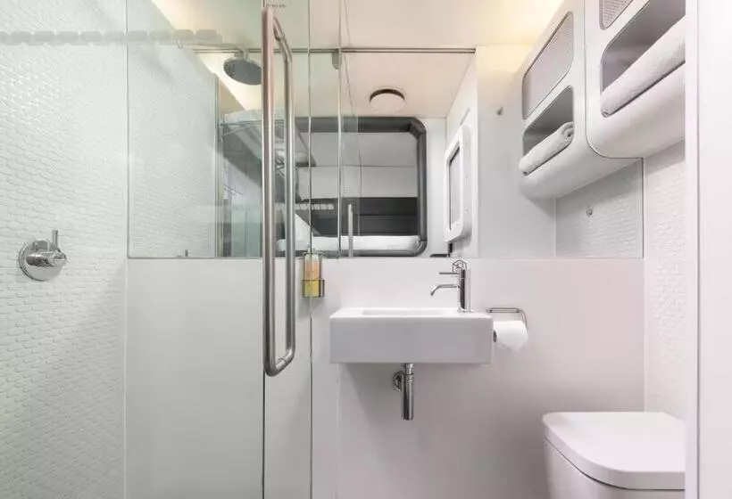 Yotelair London Gatwick Airport