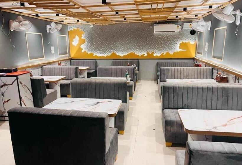 ホテル Super Collection O Gold Inn