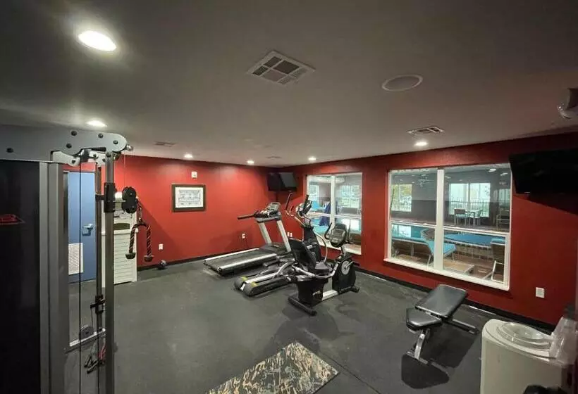 هتل Del Mar Airport Inn & Suites