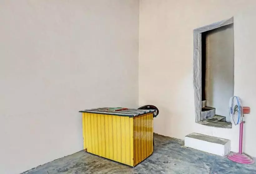 Hotelli Oyo V K Guest House