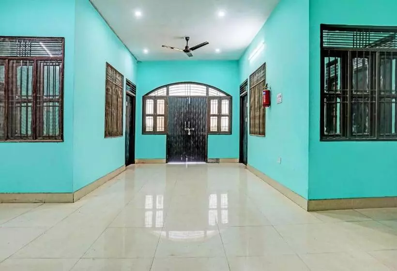 Hotelli Oyo V K Guest House