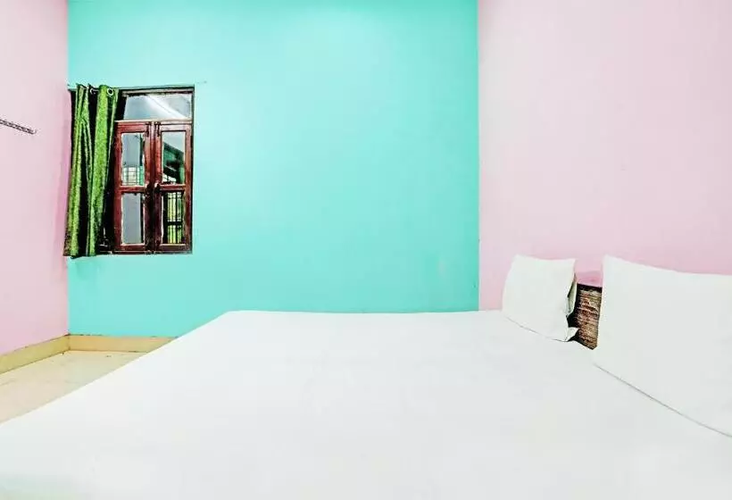 Hotelli Oyo V K Guest House