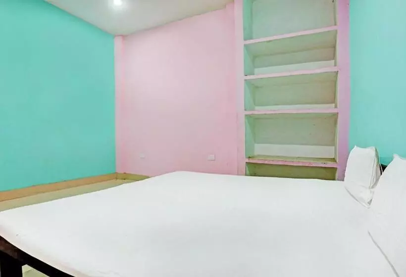 Hotelli Oyo V K Guest House