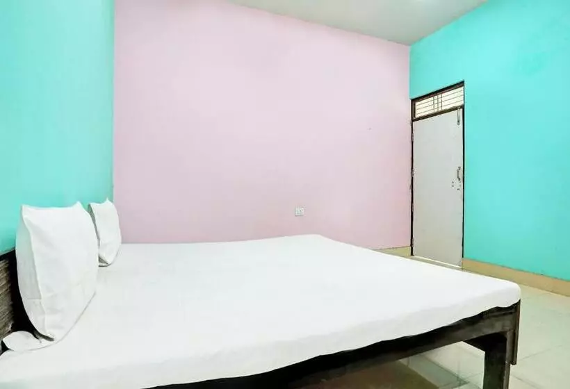 Hotelli Oyo V K Guest House