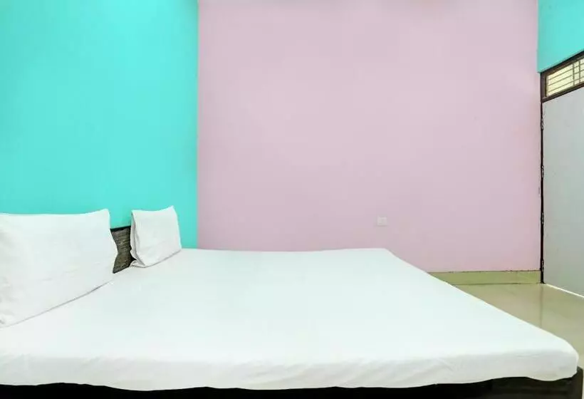 Hotelli Oyo V K Guest House