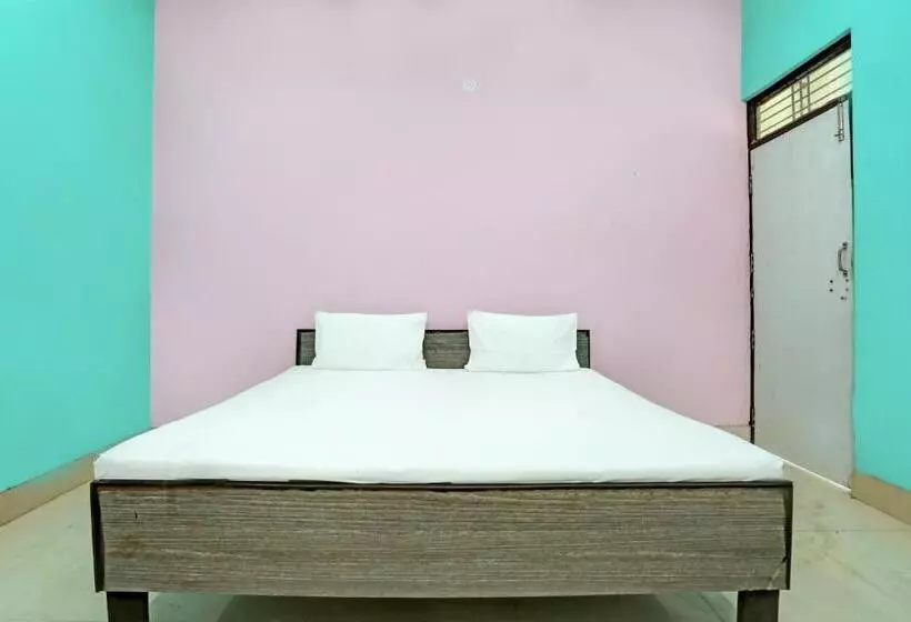 Hotelli Oyo V K Guest House