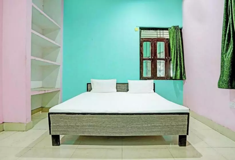 Hotelli Oyo V K Guest House