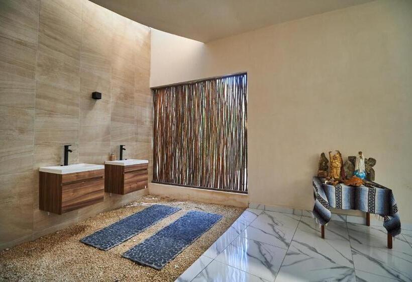 Hotel Stylish Studio With Exclusive Amenities, Private Balcony With Bathtub, Shared Swimming Pool And Spa