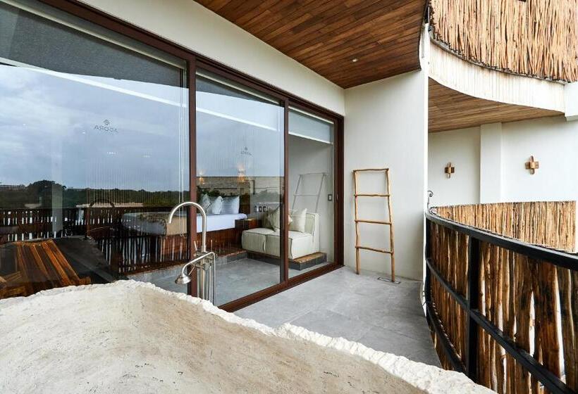 Hotel Stylish Studio With Exclusive Amenities, Private Balcony With Bathtub, Shared Swimming Pool And Spa