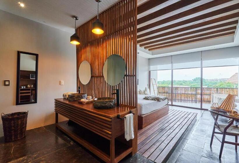 Hotel Stylish Studio With Exclusive Amenities, Private Balcony With Bathtub, Shared Swimming Pool And Spa