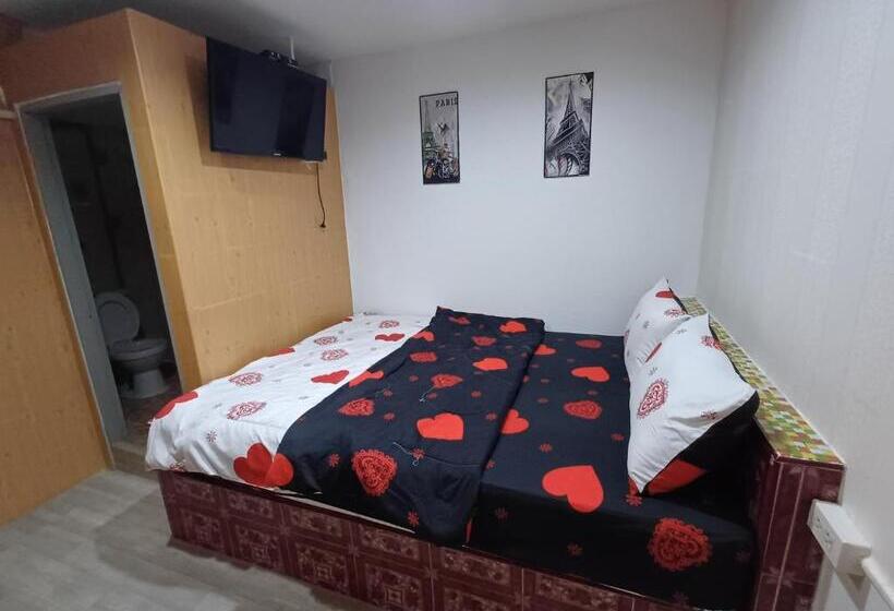 Pensjonat ละเมอ เกสเฮ้าส์ บางแสน ซอย1