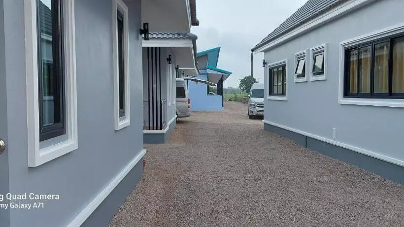 ペンション บ้านพิงค์นา