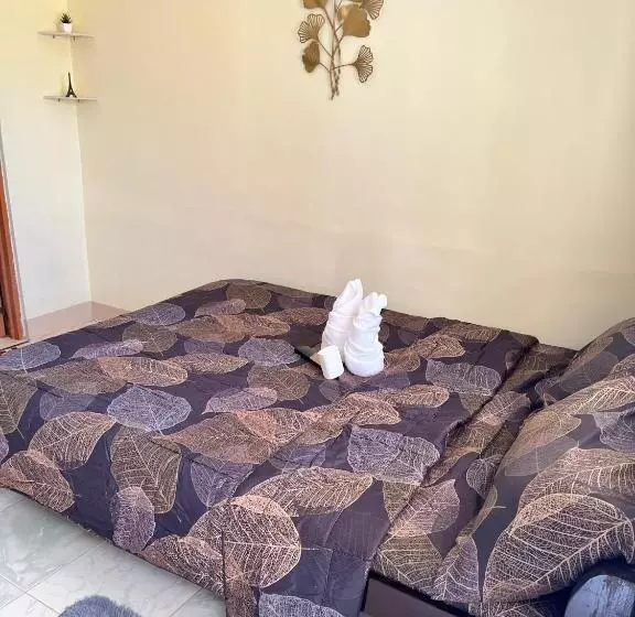 ペンション Trisha Guesthouse