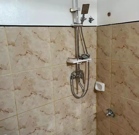 ペンション Trisha Guesthouse