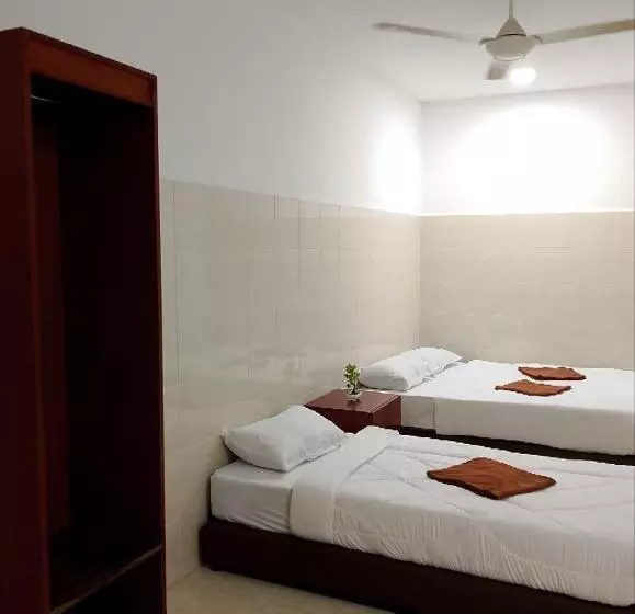 Majatalo Lawer Guesthouse