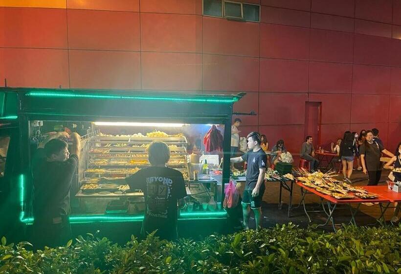 Пансион R8 Hotel Style Room With Projector #1min Walk To Ksl City Mall