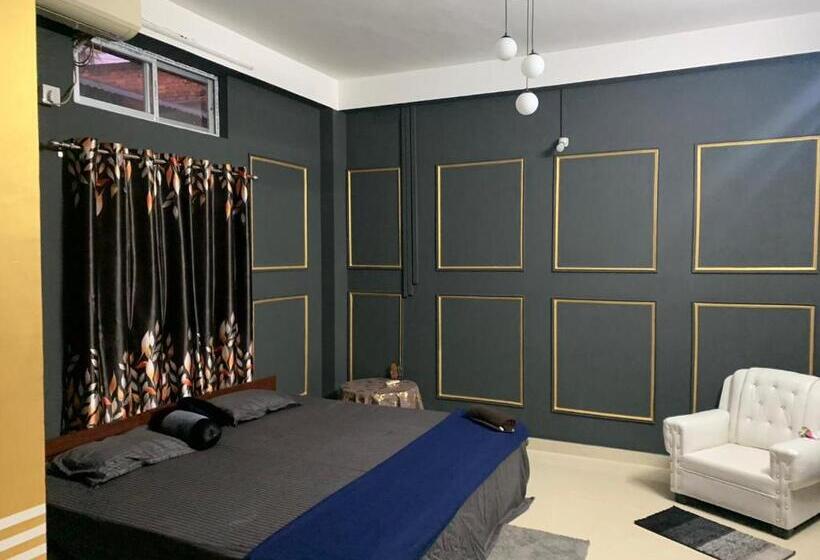 پانسیون The Bourbon Bliss