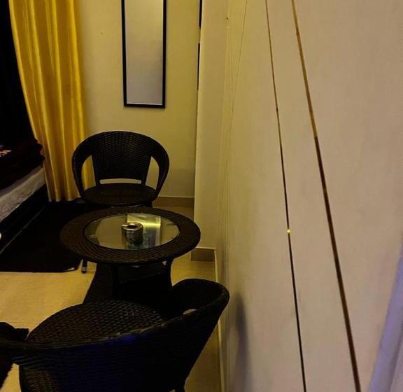 پانسیون The Bourbon Bliss