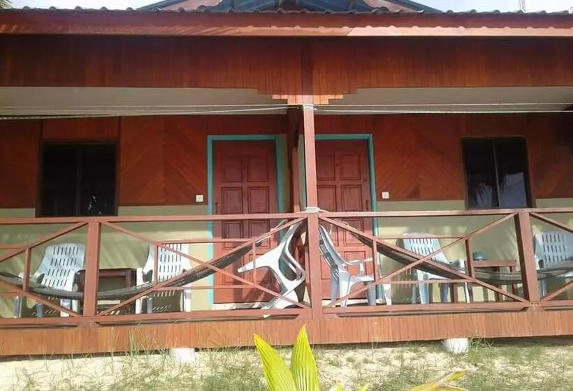 ユースホステル Ella S Place Salang Tioman
