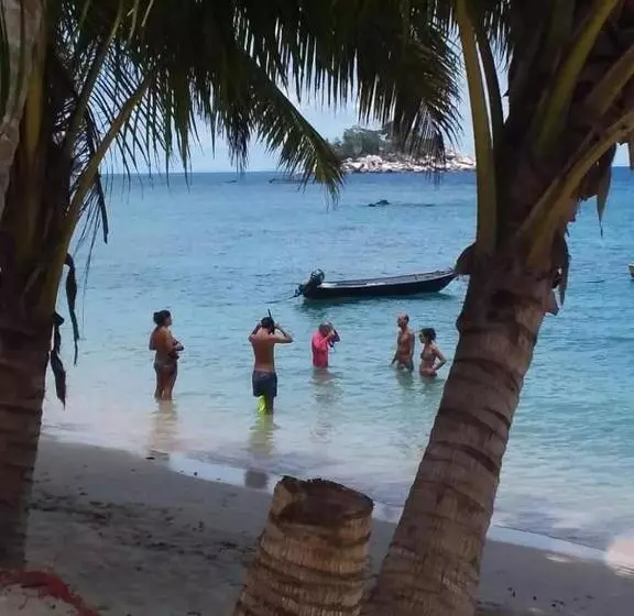 ユースホステル Ella S Place Salang Tioman