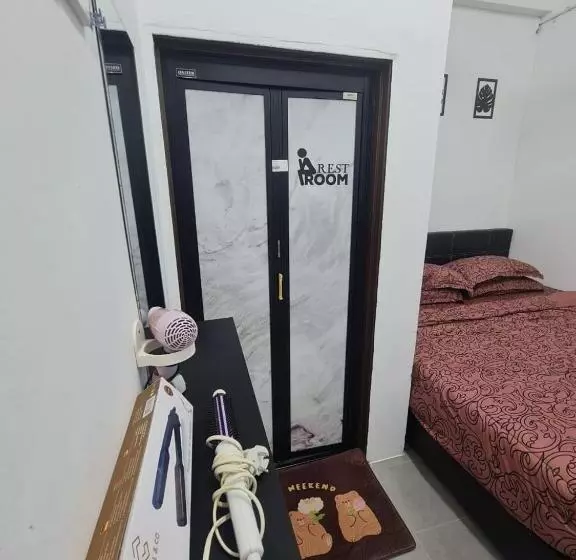 Hotelli Oyo 90866 Rakyat Inn