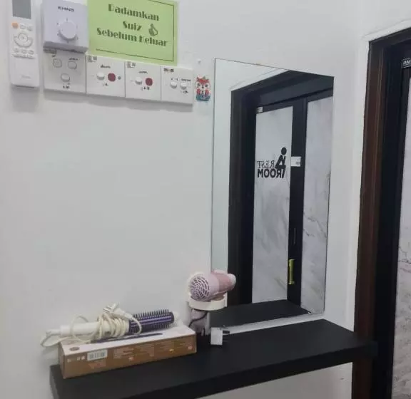 Hotelli Oyo 90866 Rakyat Inn