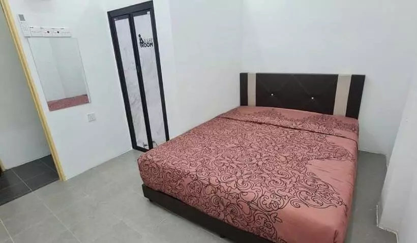 Hotelli Oyo 90866 Rakyat Inn