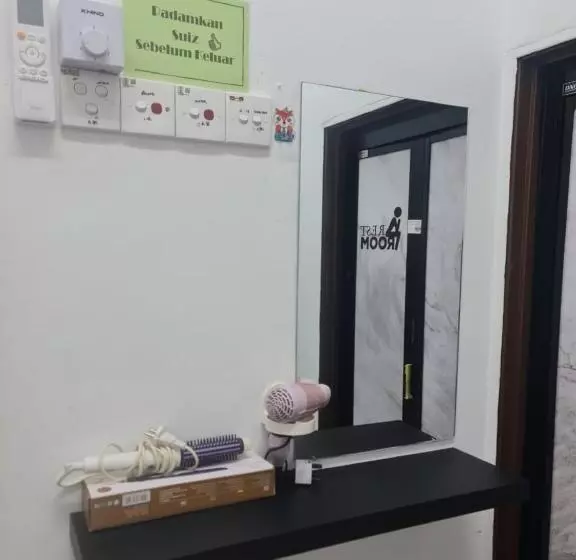 Hotelli Oyo 90866 Rakyat Inn