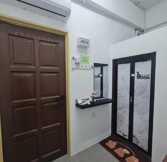 호텔 Oyo 90866 Rakyat Inn