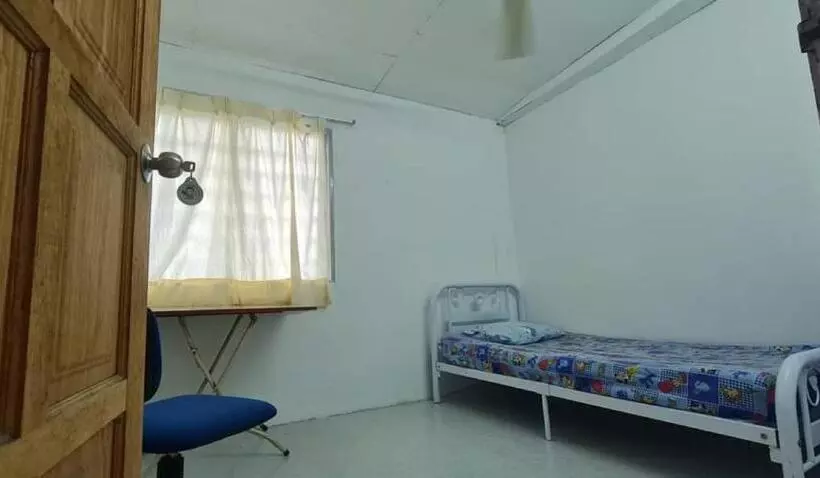 Hotelli Oyo 90866 Rakyat Inn