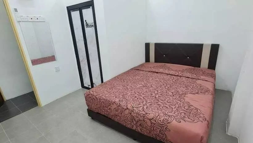 Hotelli Oyo 90866 Rakyat Inn