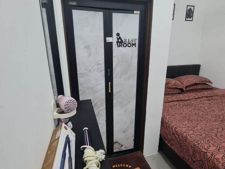 호텔 Oyo 90866 Rakyat Inn