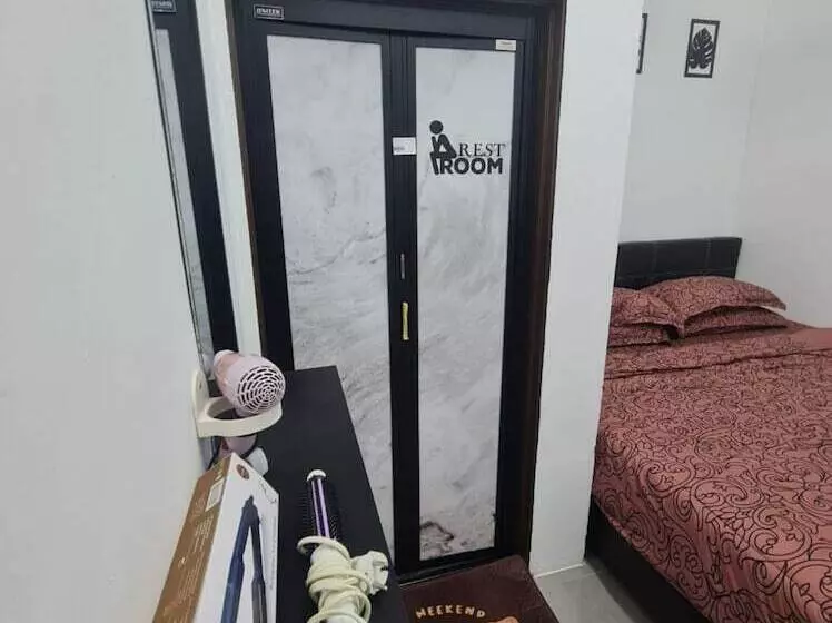 Hotelli Oyo 90866 Rakyat Inn