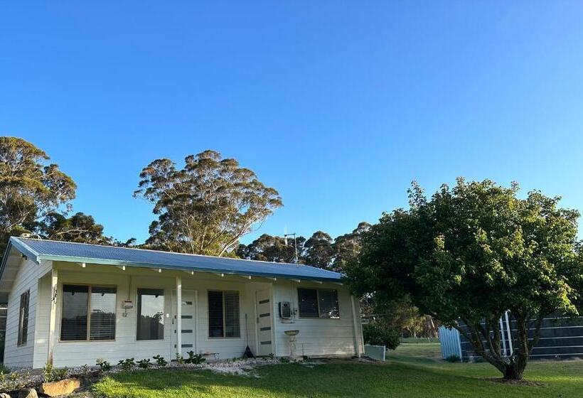 Hotelli Springwood Cottage