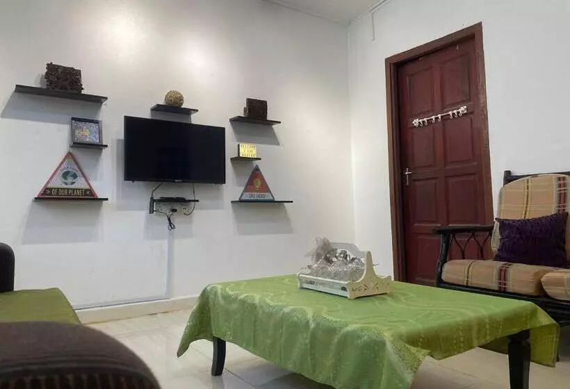 Majatalo 4r4b With Pool D Klate Artstay Inap Seni Klate
