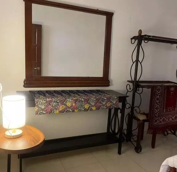 Majatalo 4r4b With Pool D Klate Artstay Inap Seni Klate