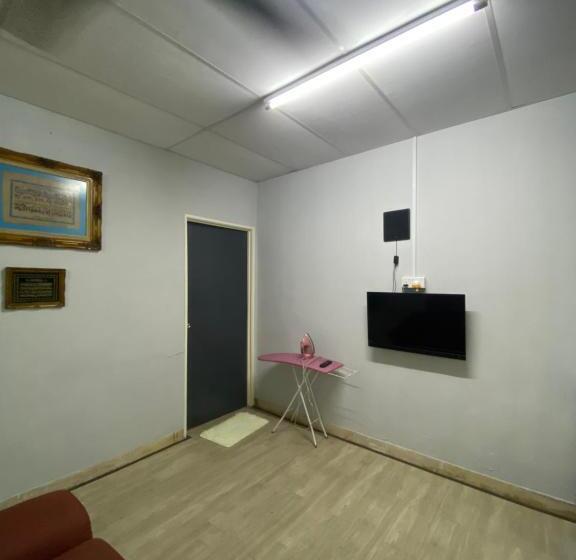 ペンション Adeela Homestay @ Bandar Kuantan