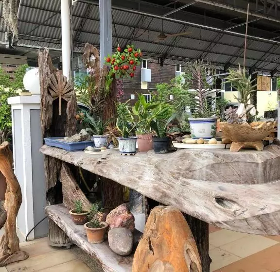 ペンション Bonsai Homestay Kluang   B17