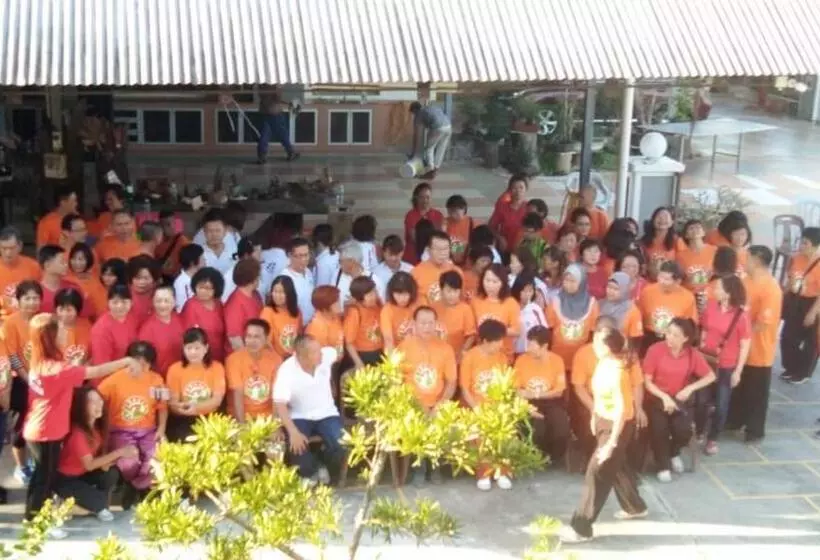 ペンション Bonsai Homestay Kluang   B17
