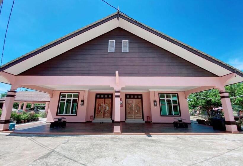 بنسيون Roomstay Hellokitty House