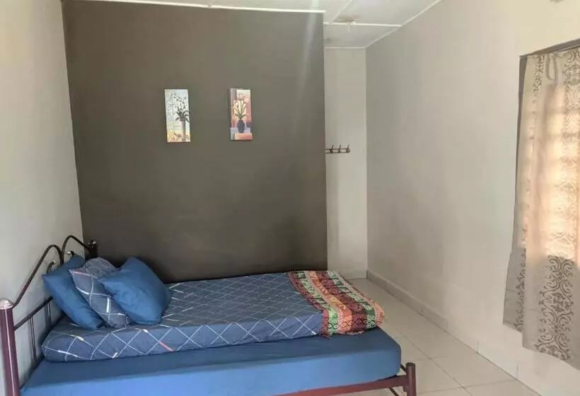 Majatalo Mersing Chalet Teluk Sisek