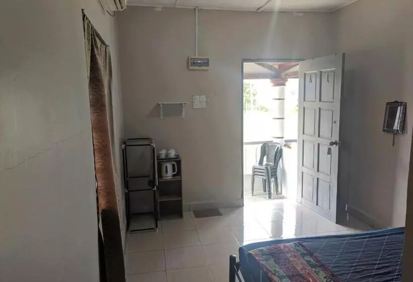 Majatalo Mersing Chalet Teluk Sisek