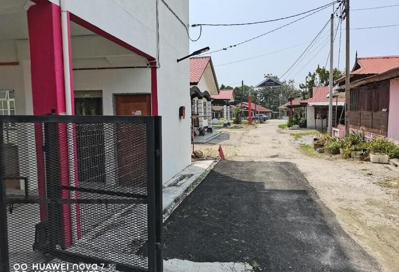 פנסיון Villa Hajah Rugayah