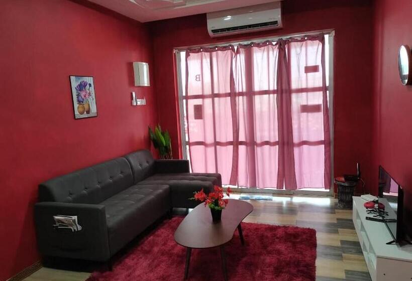 פנסיון Villa Hajah Rugayah