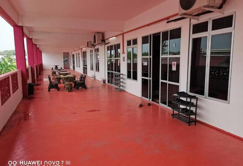 פנסיון Villa Hajah Rugayah