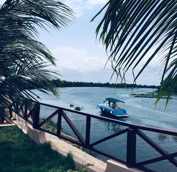 منتجع Royal Riverside Lodge