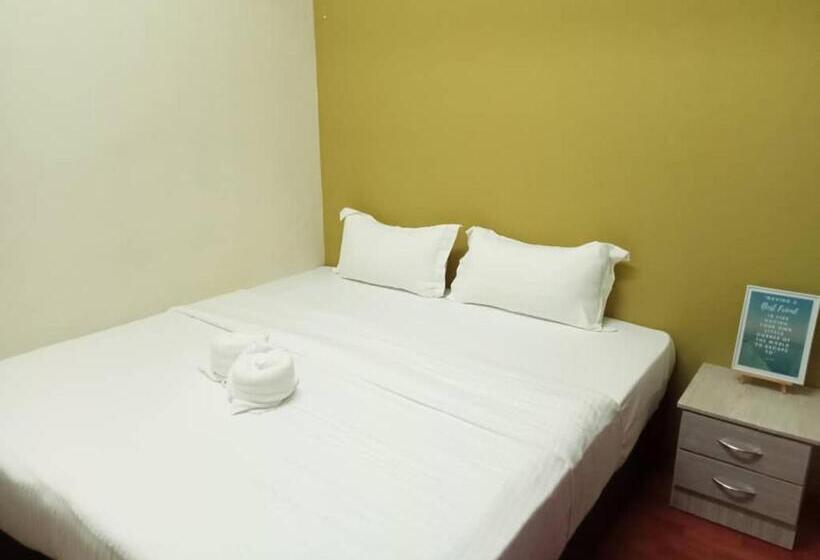 Aeropod Hostel Economy Deluxe King Room